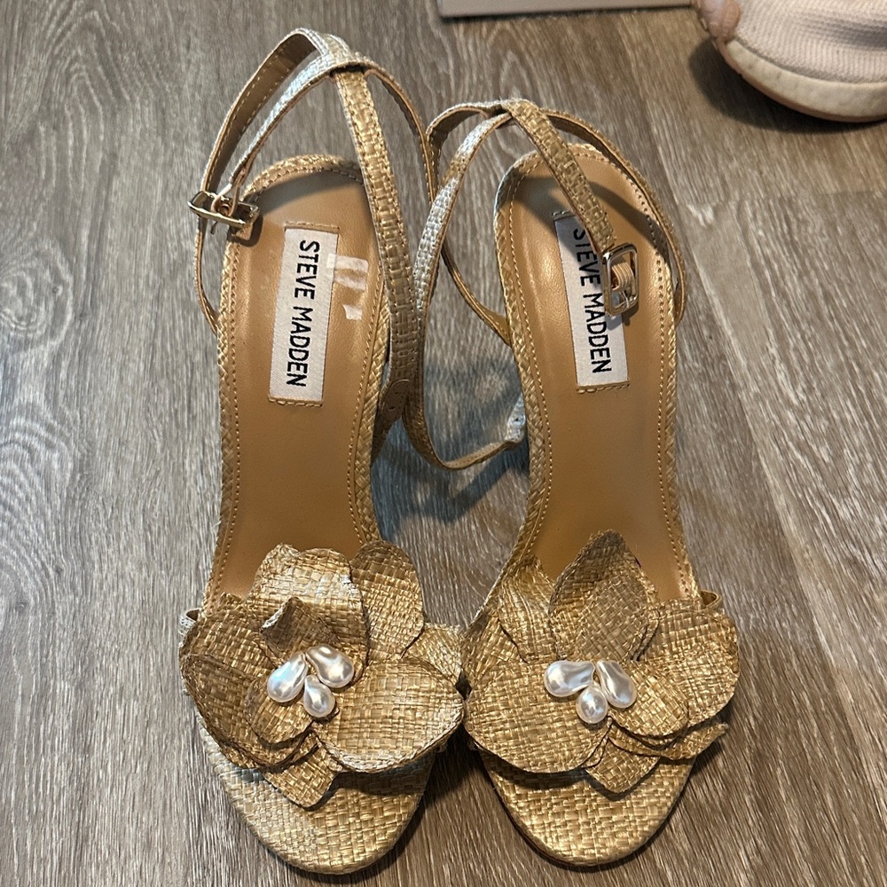 Steve Madden Metallic Gold Floral Pearl Slingback Heels